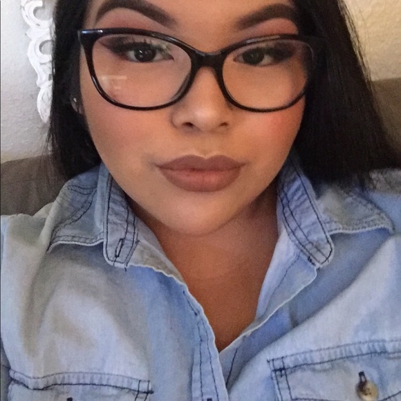 Meet your Posher, Devanie - Picture 1 of 1